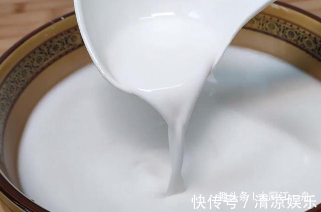 原来凉粉的做法这么简单，只要掌握好比例与做法，新手也能学会