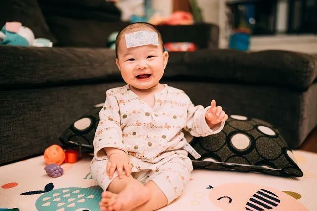 家长|八个月宝宝发育迟缓,原因是添加辅食不当惹的祸,家长要引起注意