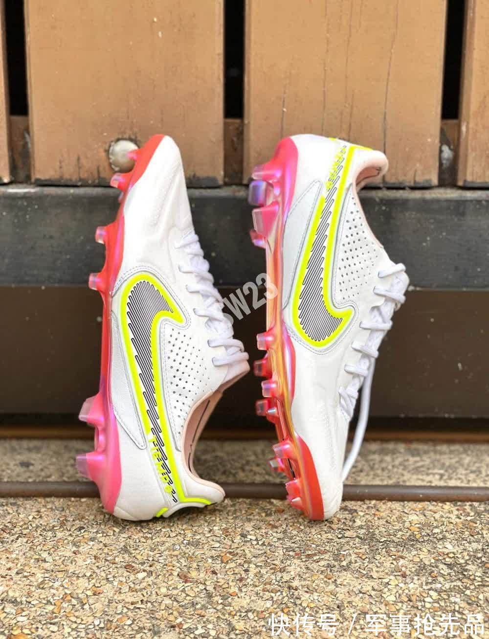 swoosh|耐克新配色Tiempo Legend 9足球鞋实物曝光