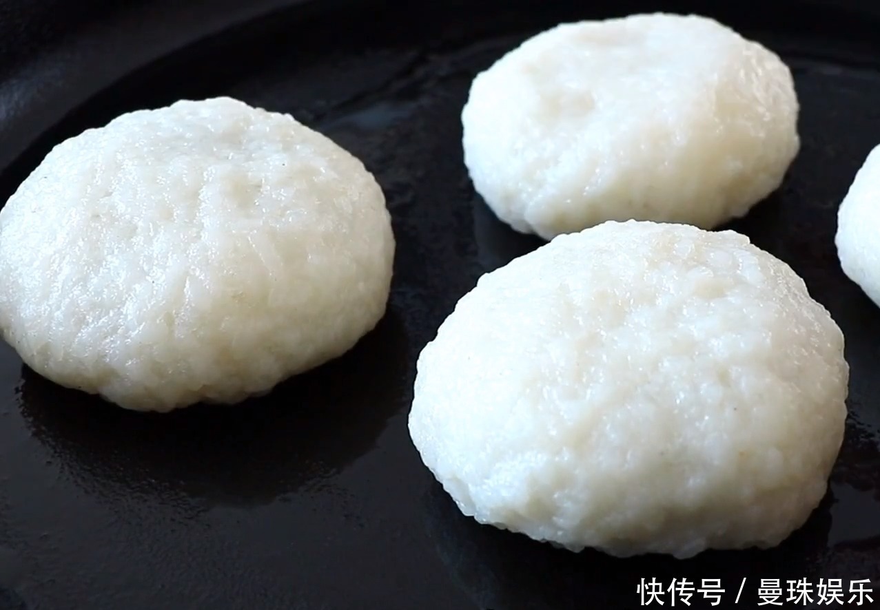 糯米糍粑|手工糯米糍粑糕南方特色做法,红糖流心馅,香甜软糯,简单易学