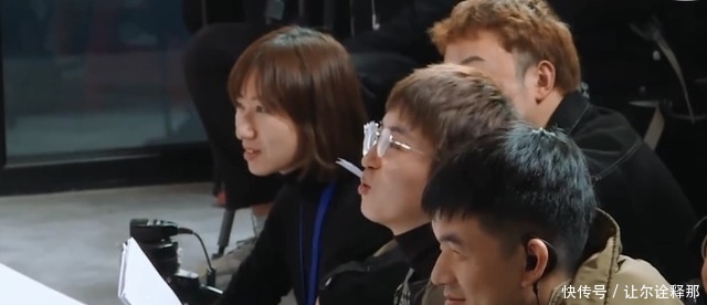 被嘉宾排挤,还被年轻导演调侃,郑恺为何仍不愿离开《奔跑吧》?