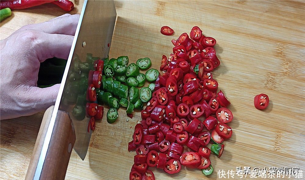 桂皮|又到了腌辣椒的季节，教你这种酱腌做法，香辣下饭，做好吃一年