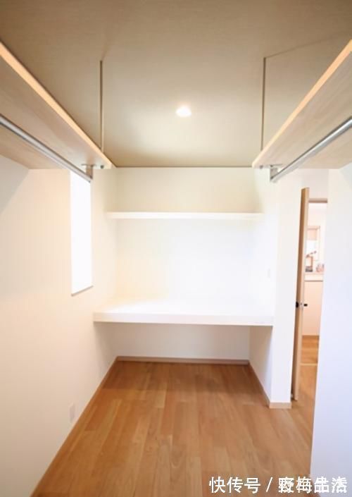 木板|衣帽间别装定制柜了！这样设计几百块就能搞定，独立空间超实用