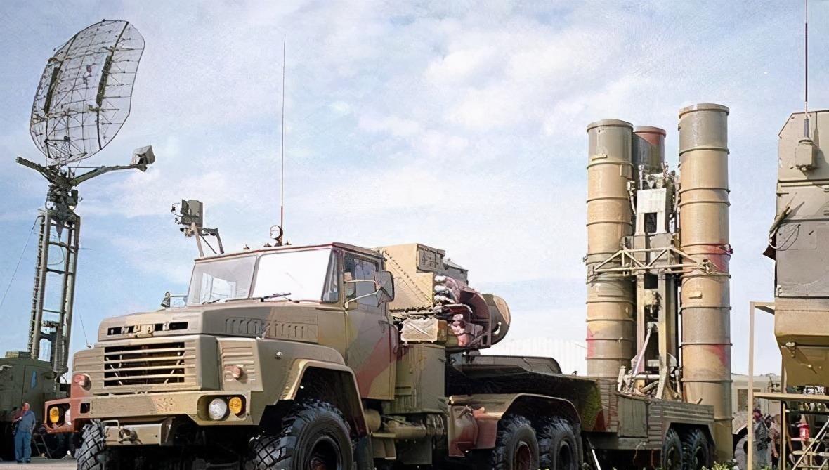 东南|美国封锁宣告失败,大批导弹进驻伊朗东南发射场