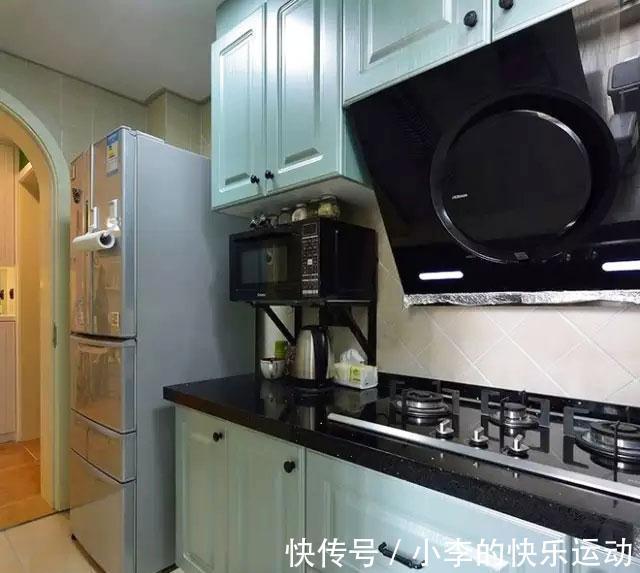 客餐厅|54平两室公寓,色彩搭配好大胆,餐厅的上下柜,好看又好用