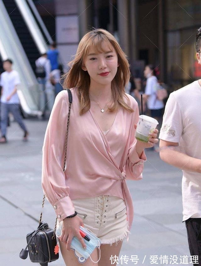 穿搭","m":"c26392ccae0af97af8f325bf27b0ea79d1de1797","nlabel":"stat_3050979081:zm.news.so.com:5bm85Luq6LWE6K6v,pageType_zmt,glevel_3","ntag":"tfashion;sfashion_时尚;kfashion_1:穿搭;kfashion_1:魅力;kfashion_1:打底裤;cfashi