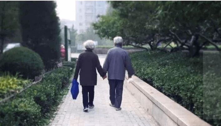 清静|走路是最好的长寿药,但这样走等于慢性自杀,你天天在做