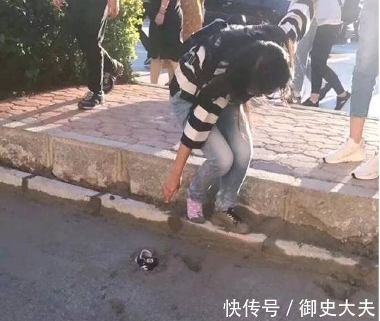 |搞笑图片幽默段子笑话:大哥你很气派啊,是在遛猪么?哈哈哈