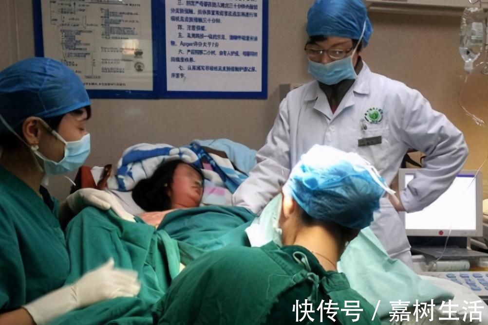 直播|国外产妇直播生娃,不走寻常路用手拽出来,网友:不愧是战斗民族