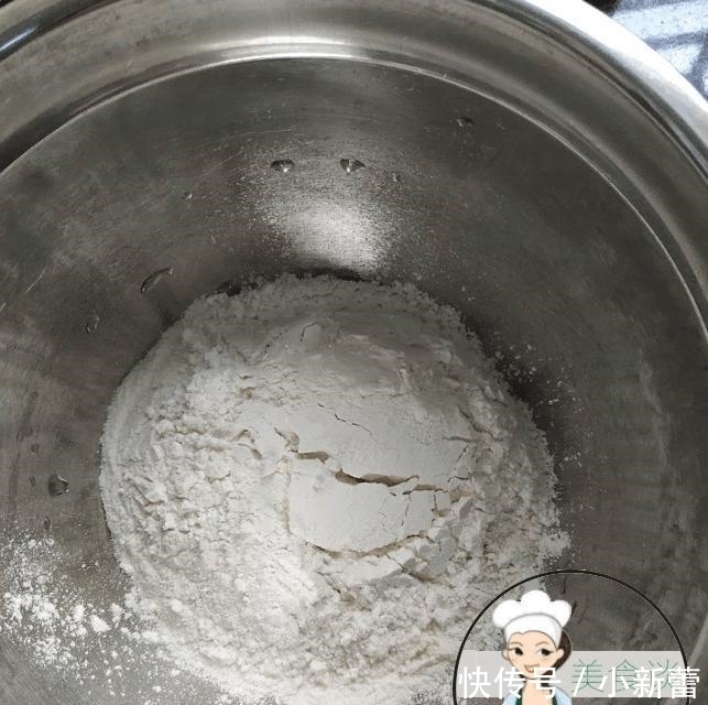 酥脆|儿子看我做这饼满脸嫌弃, 出锅后争着吃, 酥脆香甜, 还怨我做少了