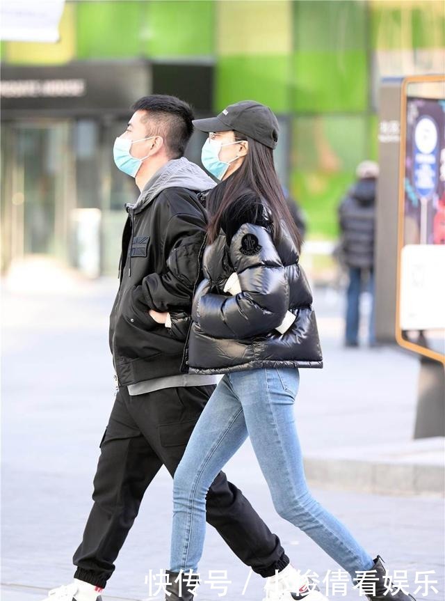  牛仔裤|冬天更适合搭配紧身牛仔裤，可以穿出显瘦效果，还显得洋气