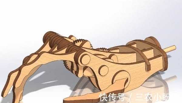 路飞|鹰眼的双臂被希留砍去,绝望的鹰眼加入了草帽,弗兰奇造出机械臂