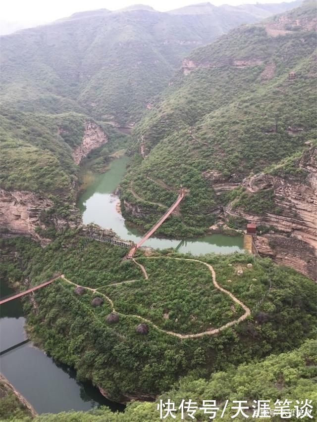 守望黄河会峰寨，虎踞龙蟠小华山，蛇曲公园留遗憾