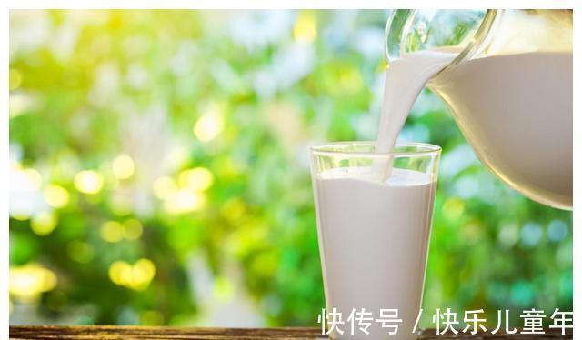 乐乐|张文宏:提高孩子免疫力要多喝牛奶,喝牛奶这3个误区你要知道