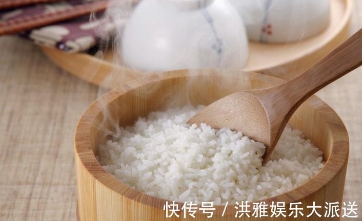 外行|蒸米饭,外行才只用清水!多加2样,松软清甜,颗粒分明,格外香