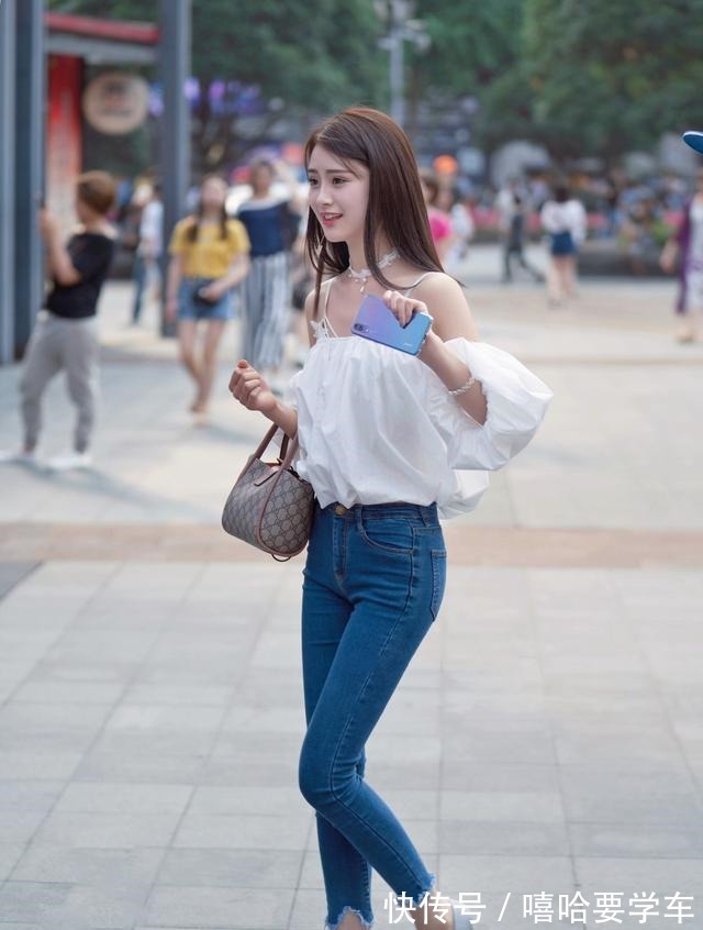 牛仔裤 休闲自在的日常穿搭,总是少不了一条简约的牛仔裤!