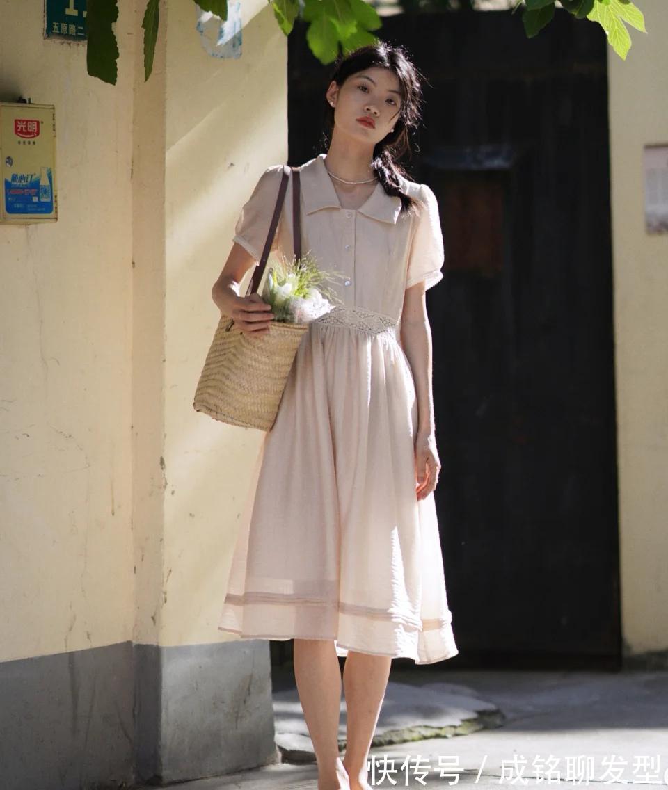 搭配|霸榜整个春夏的“泡泡袖”,依然是流行单品中的佼佼者,时尚大气