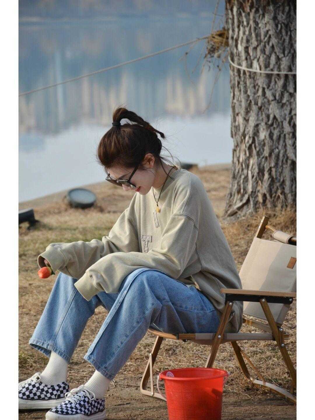 单品 早春校园穿搭别错过这四类,休闲、精致全都有,轻松拥有好人缘