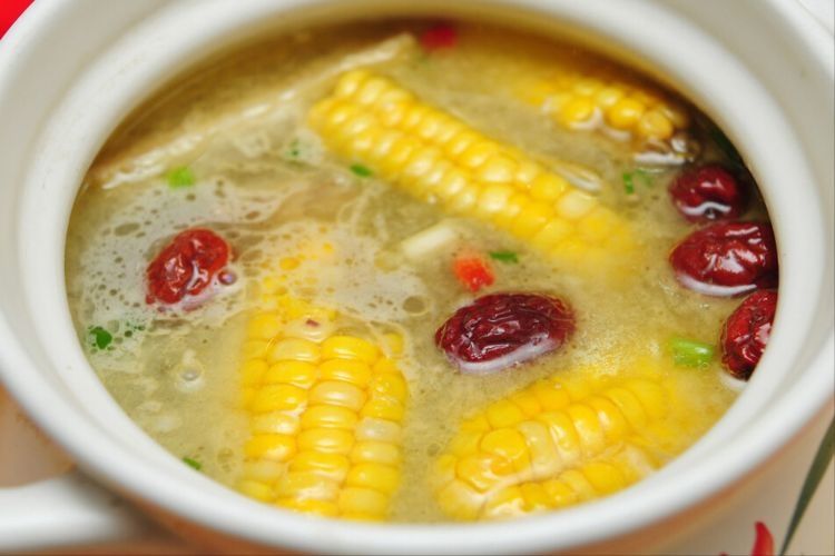 炖鸡汤,记住“4放2不放”技巧,汤汁鲜美鲜亮,鸡肉嫩滑不腥