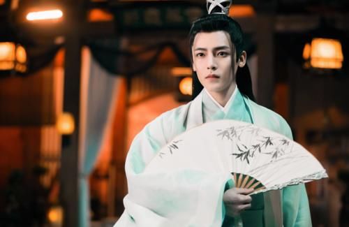 范丞丞凭《灵域》进霸屏艺人榜，胡一天紧跟其后，肖战却再次缺席