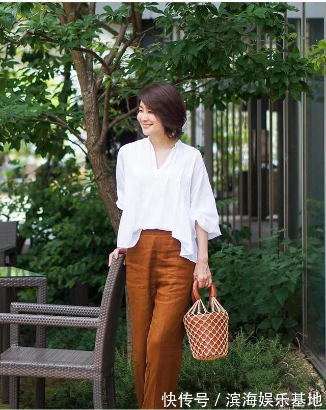 穿搭 建议中年女性，尽量少穿打底裤！瞧日本主妇这样搭，时髦又女人味