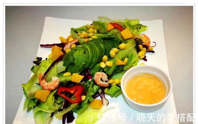 沙拉|上海闺蜜邀请我去做客，当天她亲自下厨做一桌菜，饭后不想要我走