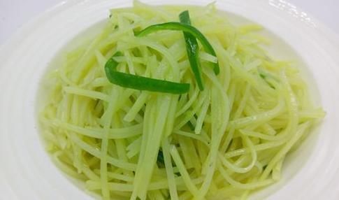 女性不想早衰,每天吃此菜,失眠好了,皱纹没了,大肚子消失了