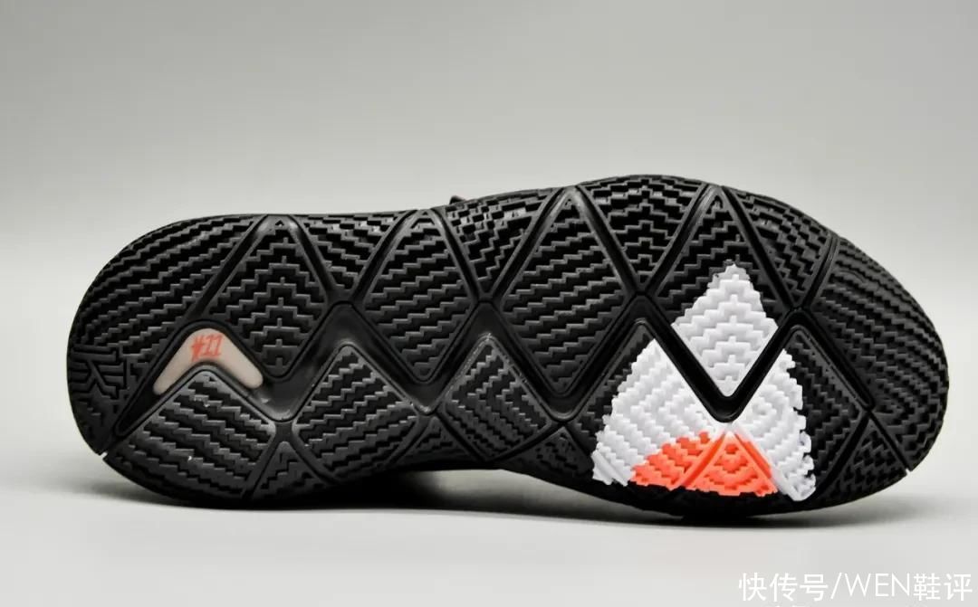 实战 一双鞋上有十多款鞋的元素?欧文S2是历代签名鞋的浓缩?