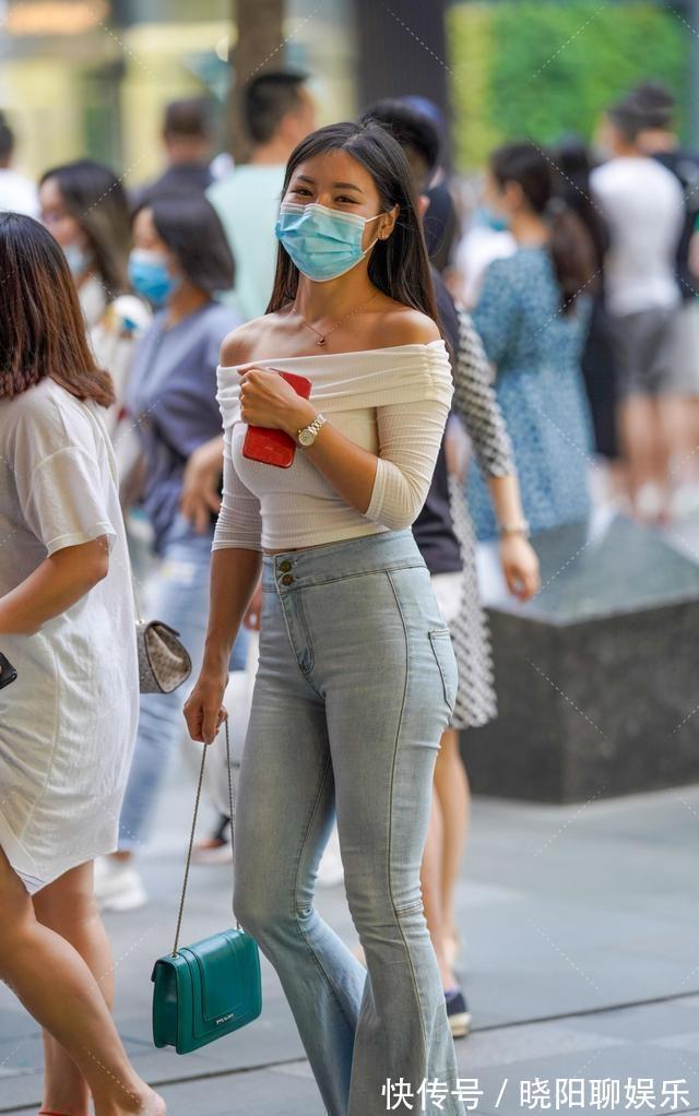 淑女范|爱美的无痕裤美女展现优雅淑女范，轻松减龄