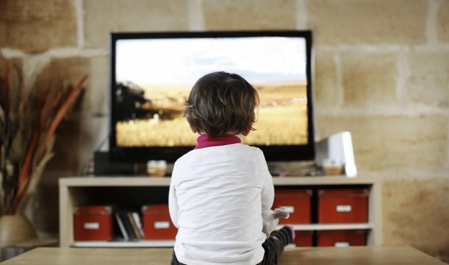 美国儿科学会|“看电视”和“不看电视”的孩子，这3个差距很明显，家长要重视