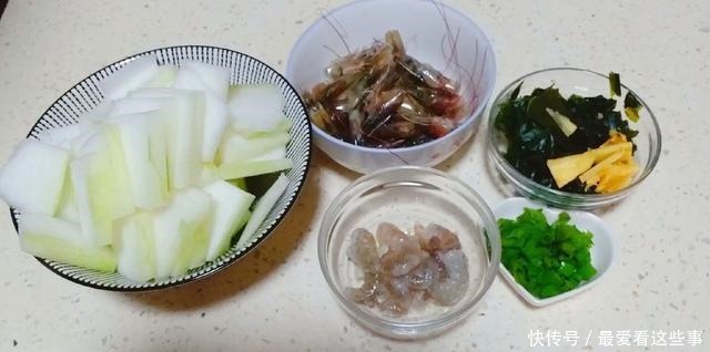 冬瓜加它一起煮汤喝,比鸡汤还要鲜美,减脂瘦小腹,穿啥都好看