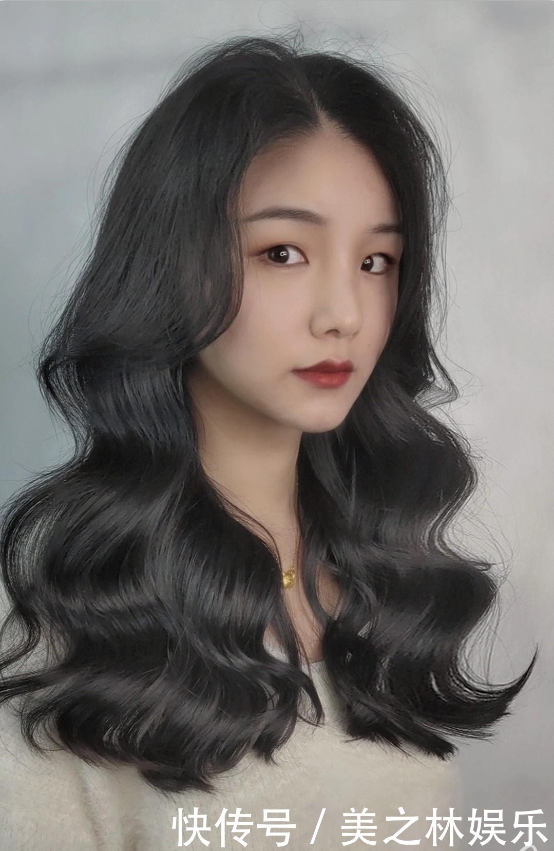 波波头|秋冬女发别乱剪了，新时尚发型27款送给大家，无论长短都心动
