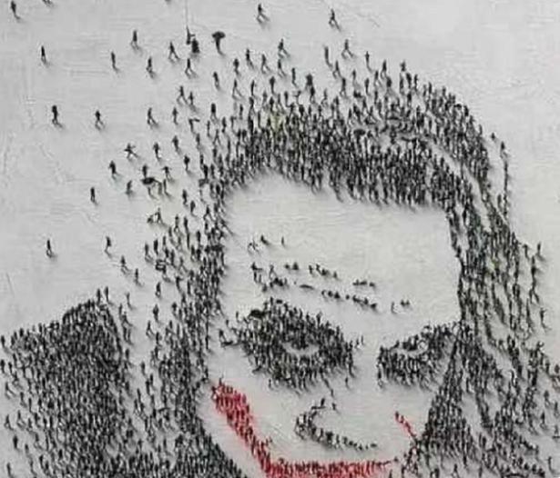 专业课$美术生“作品”走红,第一眼看过去很丑,放大10倍后老师也佩服