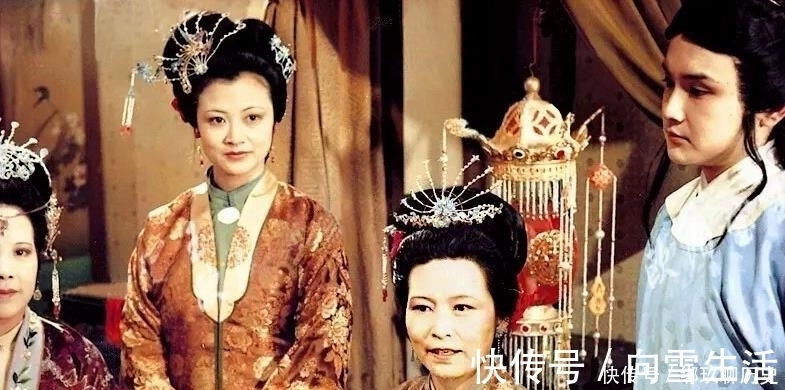 晴雯!王夫人撵走晴雯,为什么连衣服都不允许她带走?内情很简单