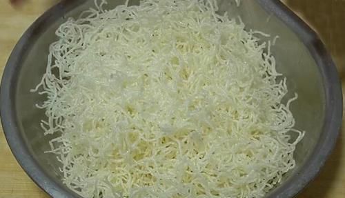 做法|红薯最好吃的做法,不煮不蒸不熬粥,营养又香甜,孩子一顿吃一盘