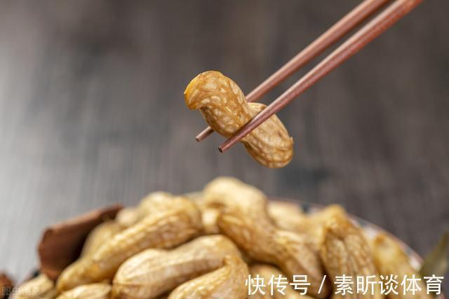 赘肉|减肥不能吃花生？营养师提醒：若不想腰上长赘肉，少吃这5种食物