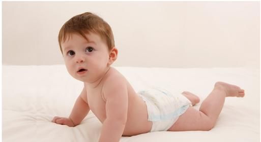 入睡|宝宝一放到床上就醒？