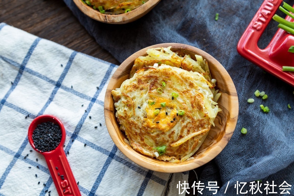 肉香|土豆不要炒着吃了，加上鸡蛋简单一做，吃着比肉香