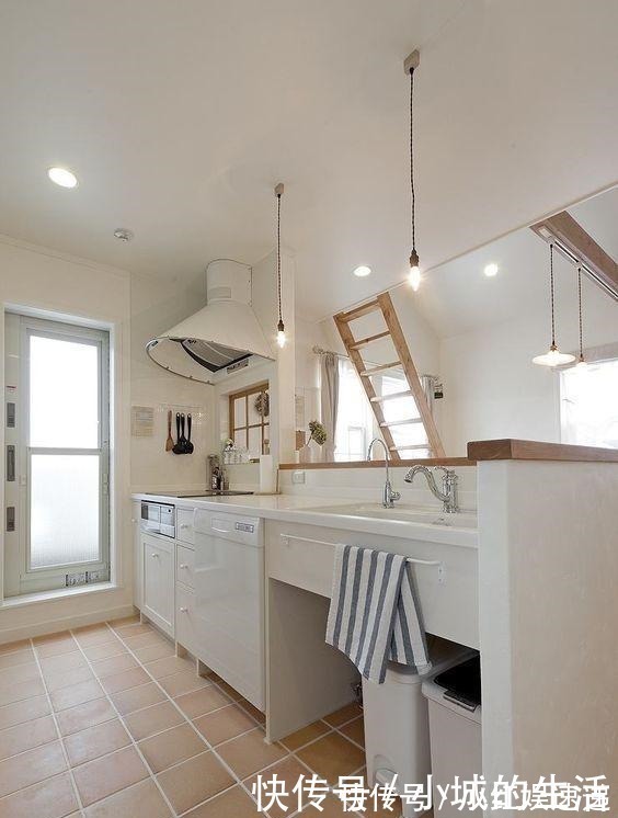 沥水架|我错了，厨房不该一个劲打柜子！地柜空1格装沥水架，省钱又好用！