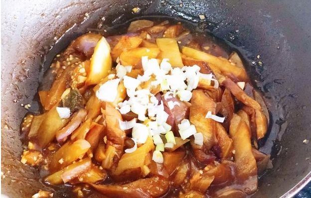 烧茄子“家庭少油”版，香味不靠油炸，全靠滋，为家人2分钟学会