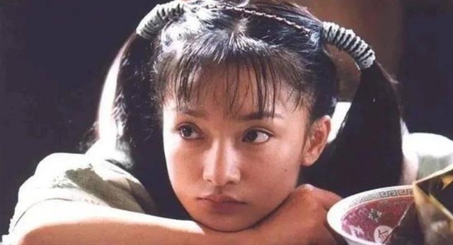 油画!周迅早年“人体模特”油画曝光,一幅售价184万!18岁为艺术献身