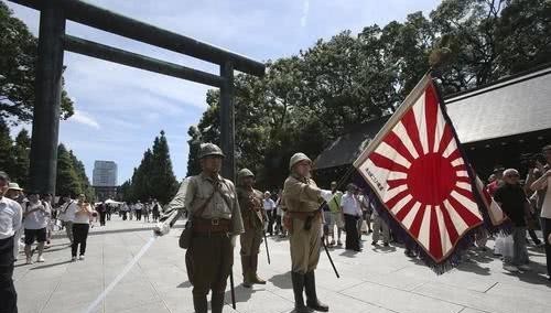 缴获|二战中,想缴获一面有意义的日本军旗,可以说不太可能