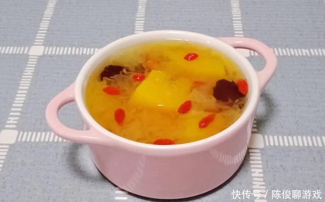 它是“穷人的燕窝”,女人2天吃1次,皮肤光滑,40岁似少女