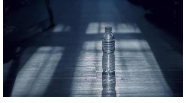 彭佳慧|音乐鉴赏之彭佳慧《相见恨晚》:不能拿起,也无法完全放下