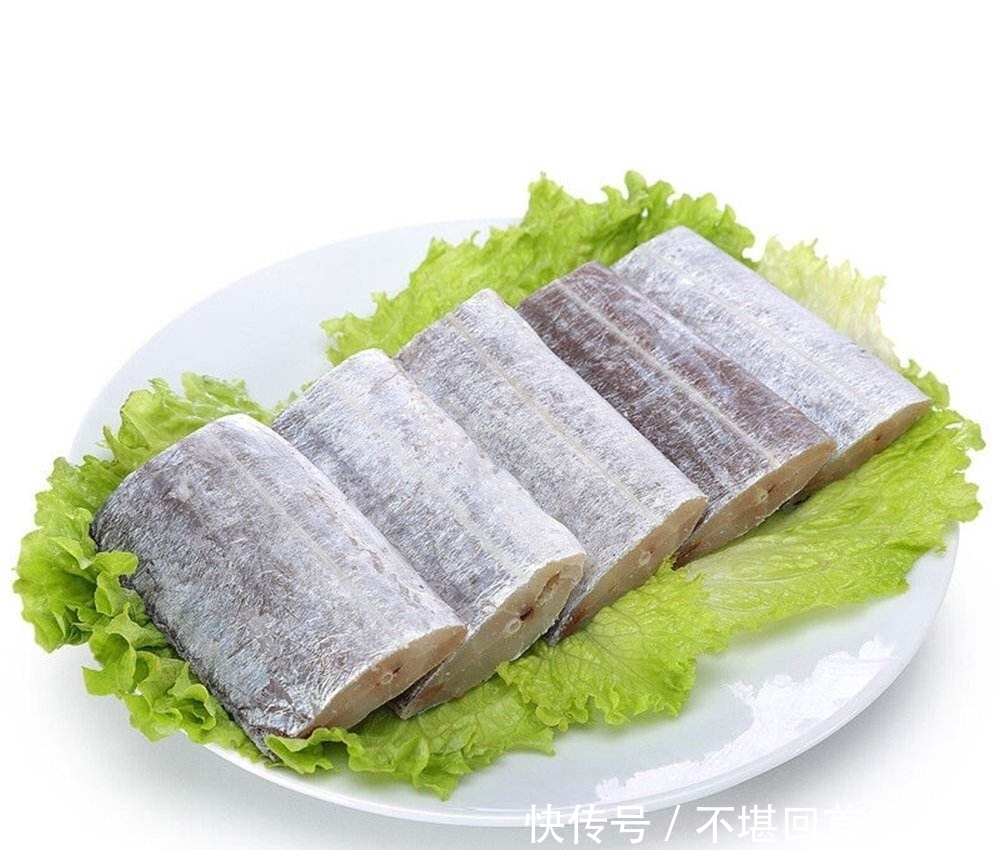 老厨师:炸带鱼别直接下油锅!多加“2步”,带鱼香酥软嫩