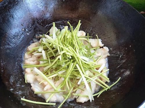 家里再穷也不能缺这菜，每周吃1次，补钙补血，身体健康没烦恼