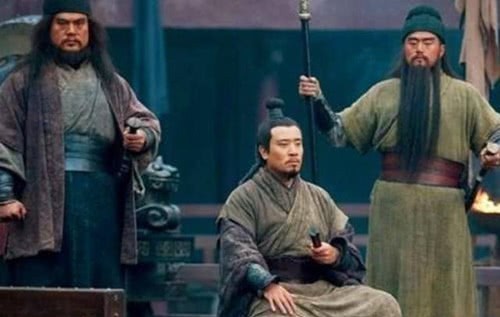 夫人|蜀亡后，关羽满门被杀，为何无人敢动张飞一家？你看张飞夫人是谁