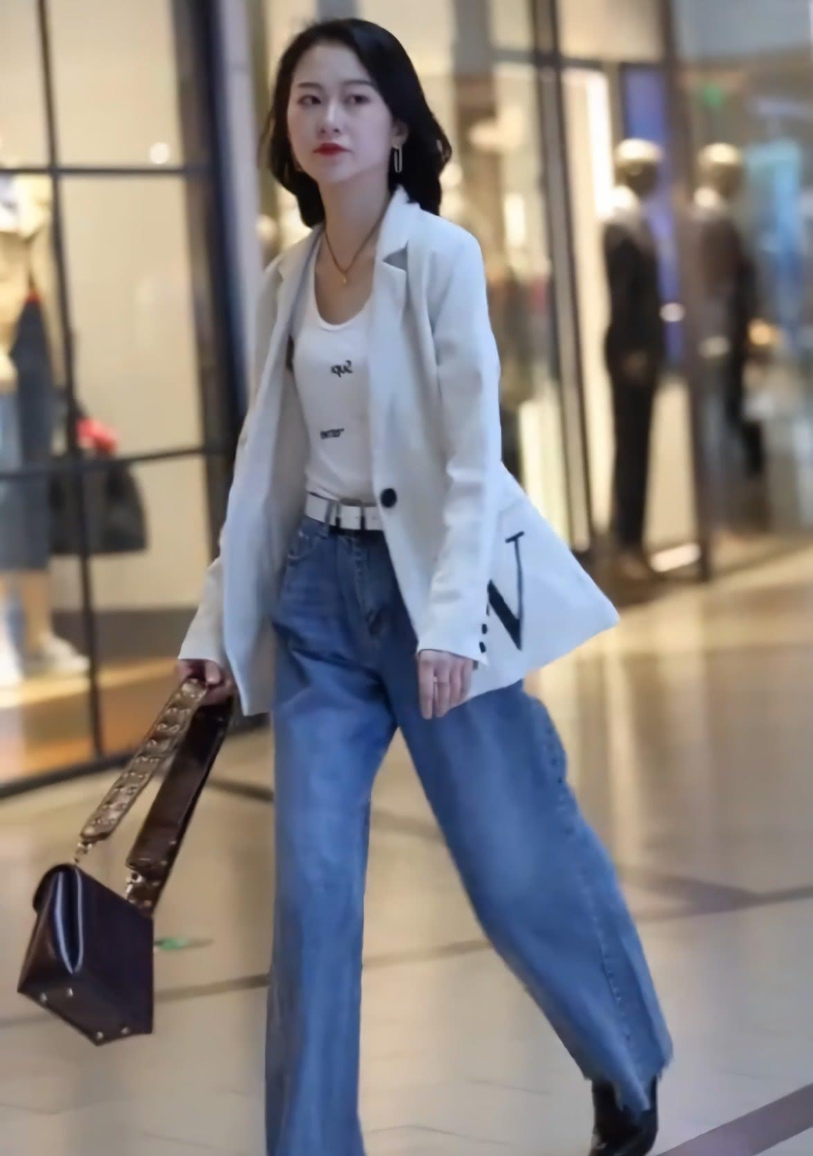 网上突然火了一种“混搭风”,叫皮鞋+阔腿裤,帅到让人跪服