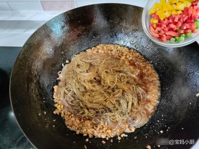 肉末|家有孩子做这道菜，维生素丰富营养多，拌饭吃可香了，米饭嗖嗖下