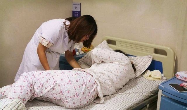 产妇|顺产时,“自然撕裂”和“侧切”有什么区别?产科医生说出了实情